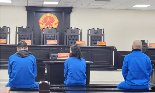 Cựu cán bộ TAND Tối cao hầu tòa vì lừa đảo 25 tỷ đồng 