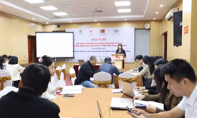 Hội nghị tập huấn đường dây nóng trợ giúp pháp lý 