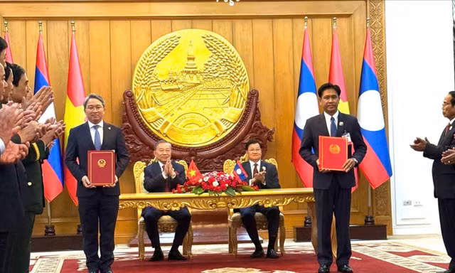 Việt Nam - Lào ký thỏa thuận hợp tác pháp luật, tư pháp 