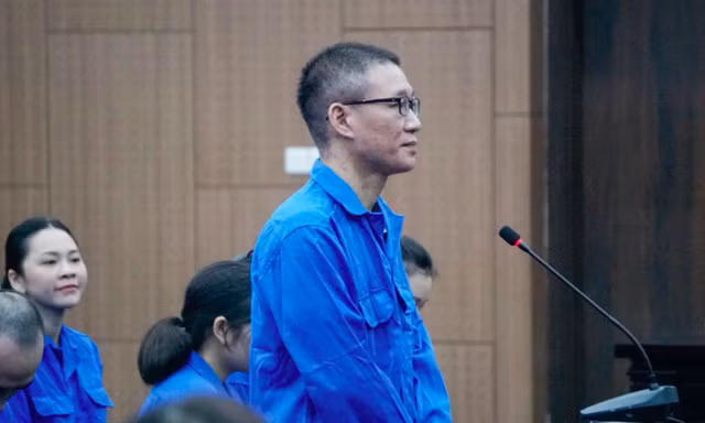 Cựu phó chủ tịch phường ‘xào ke’ cùng 2 tiếp viên quán hát bị đề nghị đến 6 năm 6 tháng tù