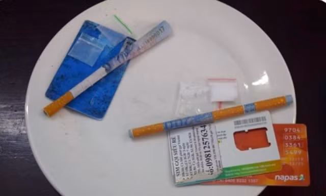 Cựu phó chủ tịch phường ở Hà Nội khởi xướng vụ gọi 2 tiếp viên quán hát đến nhà nghỉ 'xào ke'