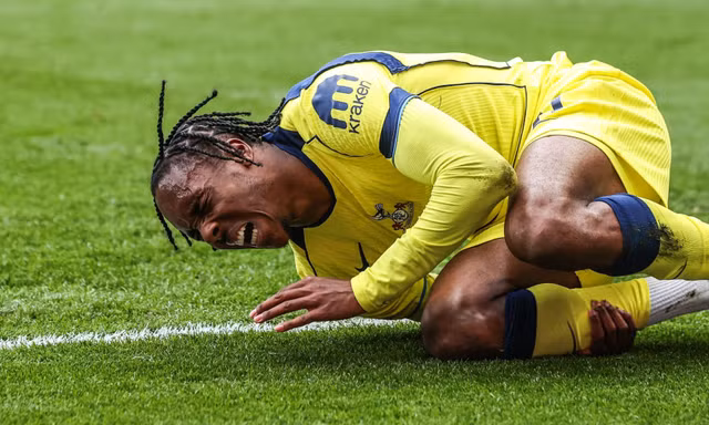 Ai cứu nổi Tottenham khỏi bi kịch rớt hạng? 