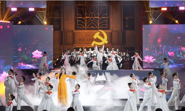 Chương trình Cầu truyền hình Kỷ niệm 85 năm Ngày Bác Hồ về nước