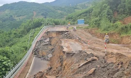 Đèo Khánh Lê nối Nha Trang - Đà Lạt sạt lở khắp nơi, khi nào mới thông xe?