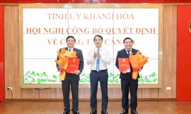Khánh Hòa công bố các quyết định nhân sự chủ chốt, điều động nhiều nhân sự quan trọng