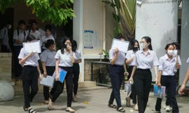 Chưa bắt buộc học sinh Khánh Hòa phải mặc chung đồng phục