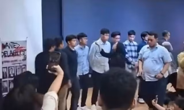 Xúc phạm giảng viên và bạn học trong nhóm kín, 16 sinh viên luật bị đình chỉ