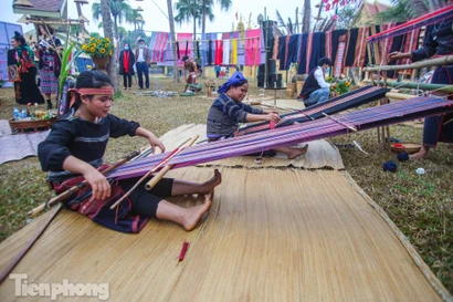 Đặc sắc nghi thức 'cúng vợt sợi bông' của đồng bào Ba Na 