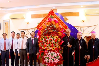 Phó Thủ tướng Trần Lưu Quang chúc mừng Giáng sinh tại Đồng Nai