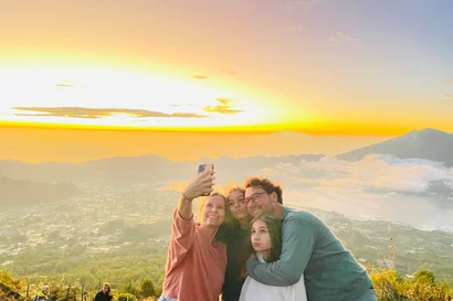  'Săn mây, đón bình minh' trên đỉnh núi lửa Batur