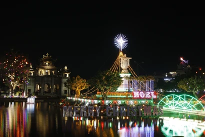 Không khí Giáng sinh tại Nhà thờ Chính toà Phát Diệm