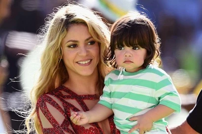 Shakira bế con trai tới dự lễ bế mạc World Cup 2014