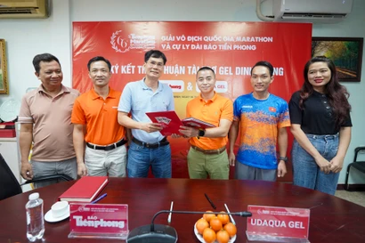 Tiền Phong Marathon 2025: Vận động viên được tiếp thêm năng lượng 