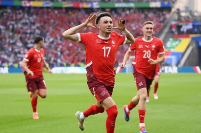 Thụy Sỹ gây sốc, loại nhà đương kim vô địch Italia với chiến thắng 2-0