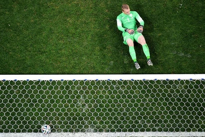 Thủ thành Jasper Cillessen bất lực trong cuộc đọ sức với các chân sút Argentina trên chấm phạt đền.