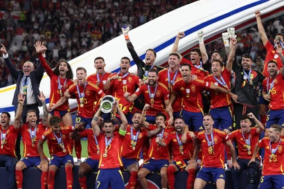 Vô địch châu Âu, Tây Ban Nha kiếm được bao nhiêu tiền? 