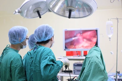 Mâu thuẫn từ áp lực kinh tế cận Tết, thanh niên tự đâm thấu gan