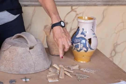 Nhà hát La Mã dưới lòng đất 