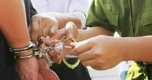 Khai trừ Đảng thư ký tòa làm giả bản án