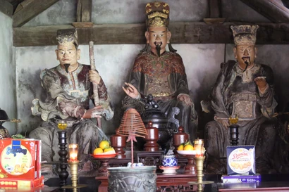 'Kho báu' trong ngôi chùa cổ gần 400 năm tuổi ở Hà Nội