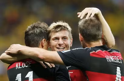 Đức san bằng thành tích của Italia