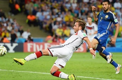 Goetze thành người hùng