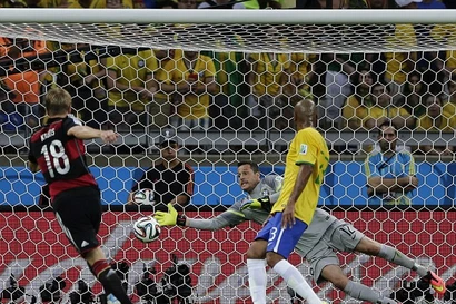 [VIDEO] Brazil – Đức (1-7): Hủy diệt Selecao