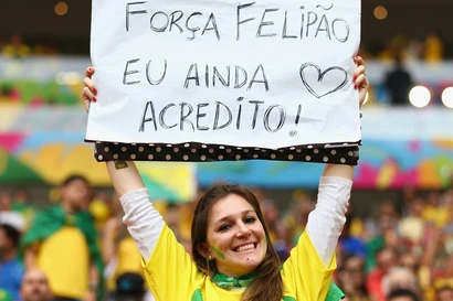 [ẢNH]: Ngất ngây với gái xinh trên khán đài Brazil