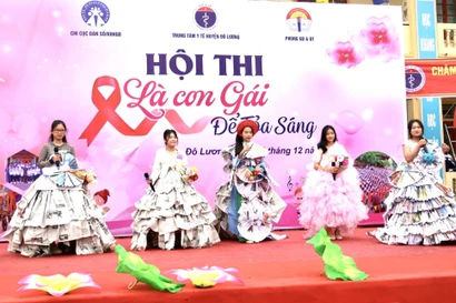 Hơn 500 học sinh tìm hiểu kiến thức sức khỏe sinh sản, bình đẳng giới