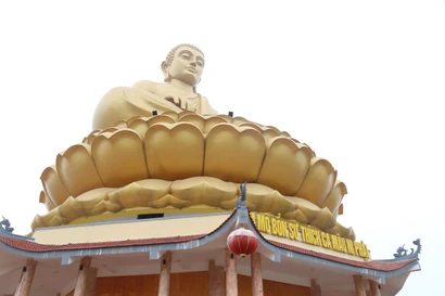 Chiêm ngưỡng tượng Phật lớn nhất Bắc Trung Bộ 