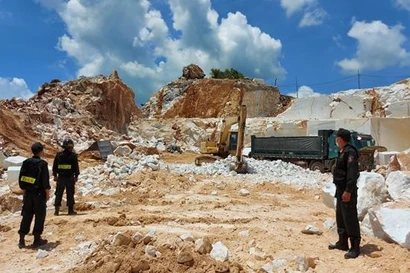 Vụ 'đại gia' khai thác đá trái phép ở Nghệ An: Khởi tố thêm 3 bị can