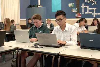 Xuân Khang - học sinh đạt học bổng NZSS 2019 hiện đang theo học tại trường Pakuranga College, nhận được học bổng riêng của trường cho năm học tiếp theo. Ảnh ENZ