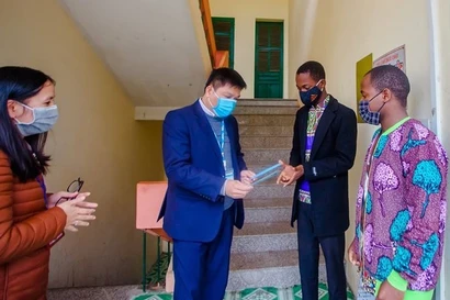 Lưu học sinh quốc tế viết thư xin ở lại Việt Nam