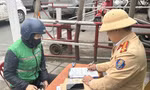Đề xuất tạm ngừng xuất cảnh với người chây ì nộp phạt vi phạm hành chính