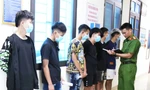 Hai nhóm đối tượng mang hung khí rượt đuổi nhau và cướp tài sản