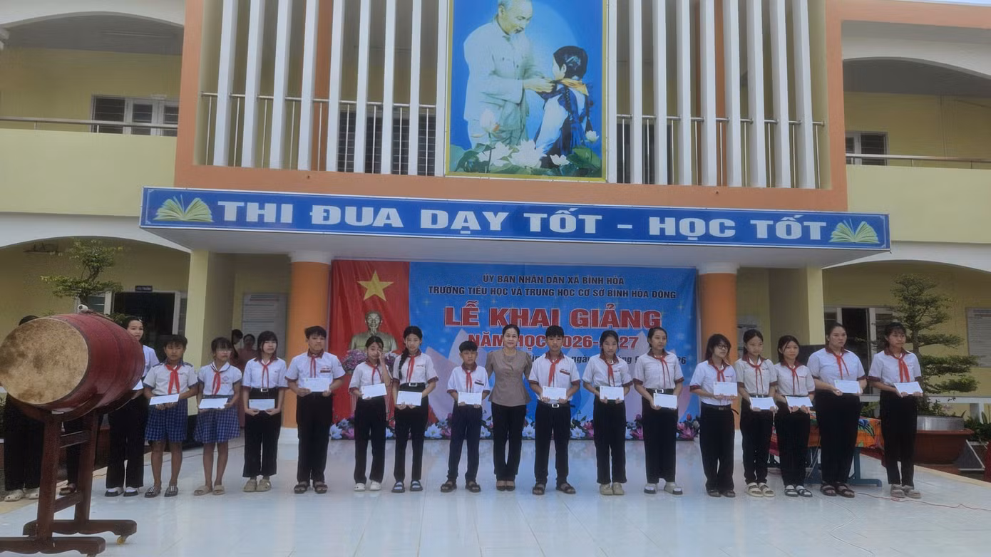 Rộn ràng khai giảng năm học mới: 26 triệu học sinh, sinh viên tới trường ảnh 78