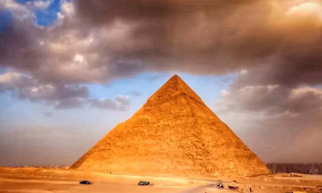 Tọa độ Đại Kim tự tháp Giza trùng khớp tốc độ ánh sáng: Lại một bí ẩn nữa?