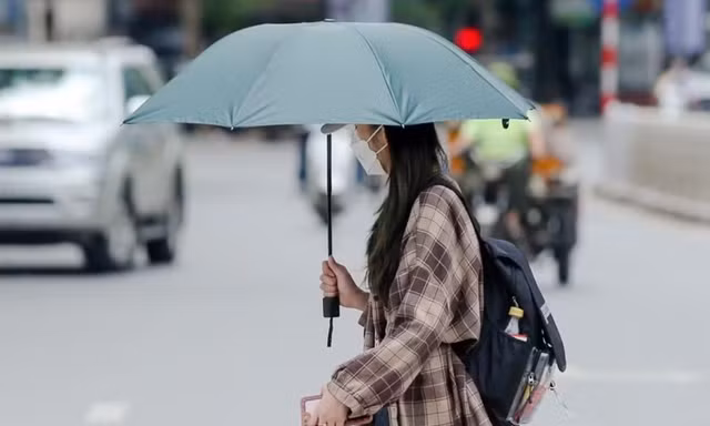 Không khí lạnh chớm về nhưng Hà Nội vẫn nóng 33 độ, bao giờ mới se lạnh?