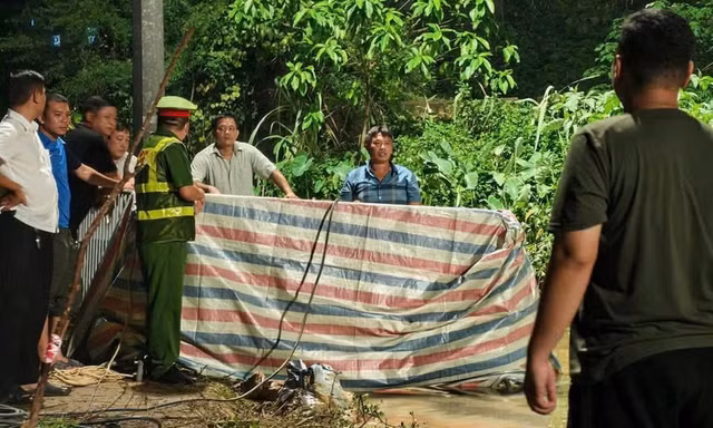 Nam sinh nghi mất tích ở đường ngập: Vì sao gần miệng cống đặc biệt nguy hiểm?