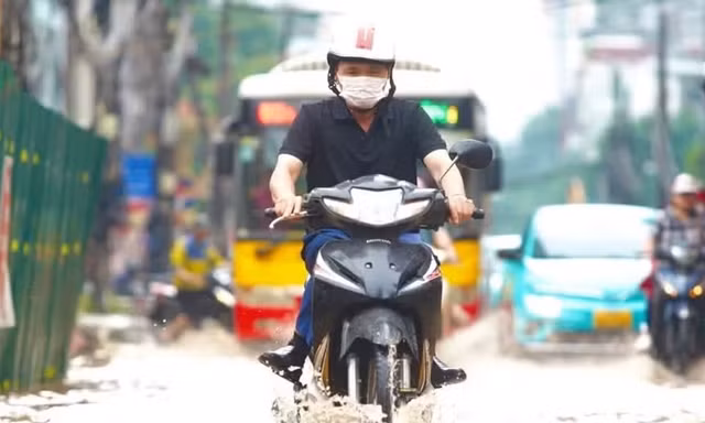 Áp thấp nhiệt đới có khả năng mạnh lên thành bão trên Vịnh Bắc Bộ