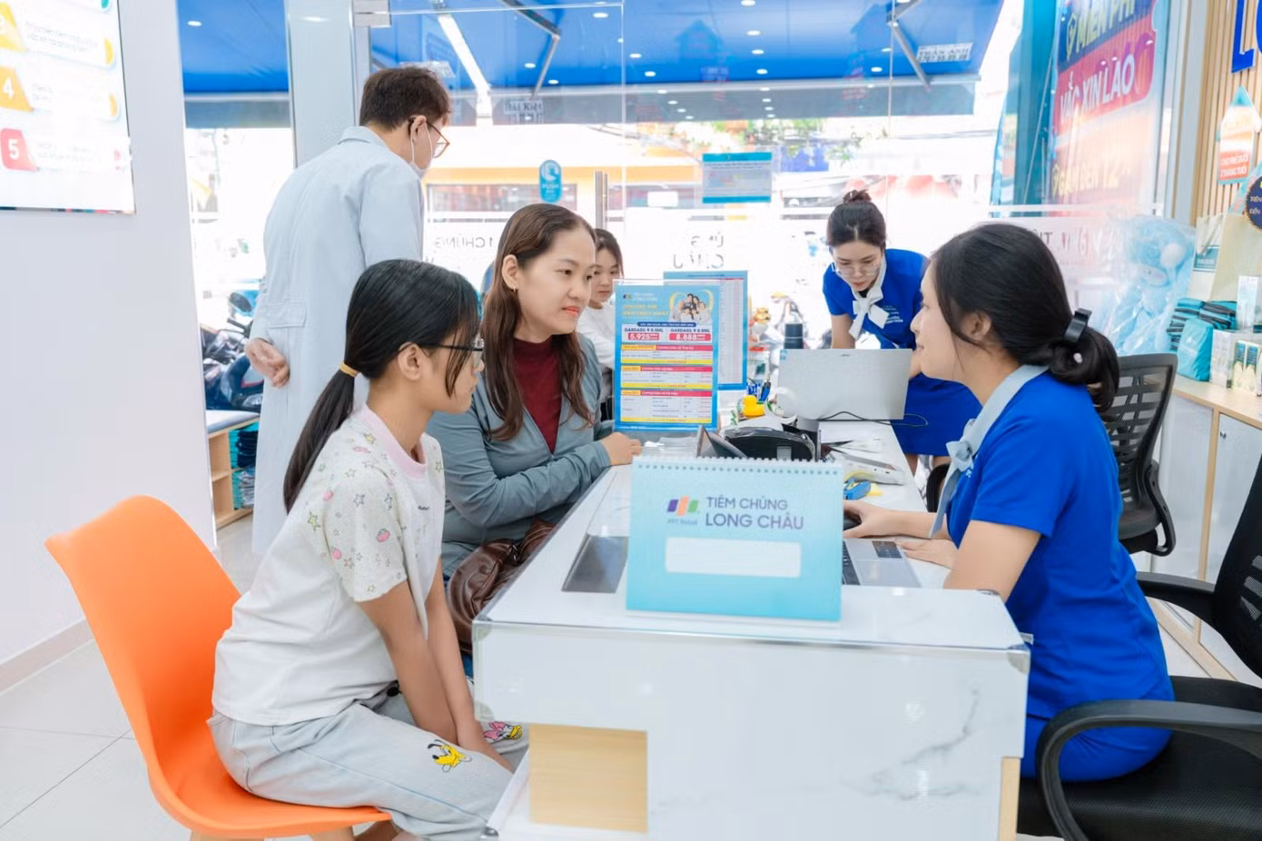 Tỷ lệ tử vong do ung thư cổ tử cung ở phụ nữ trẻ gần như bằng không, nhờ tiêm ngừa HPV sớm ảnh 2 Tỷ lệ tử vong do ung thư cổ tử cung ở phụ nữ trẻ gần như bằng không, nhờ tiêm ngừa HPV sớm ảnh 2