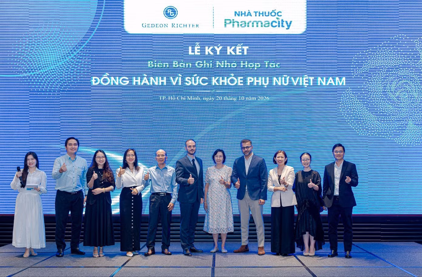 Đại diện lãnh đạo Pharmacity và Gedeon Richter Việt Nam tham dự lễ ký kết. Ảnh: Pharmacity