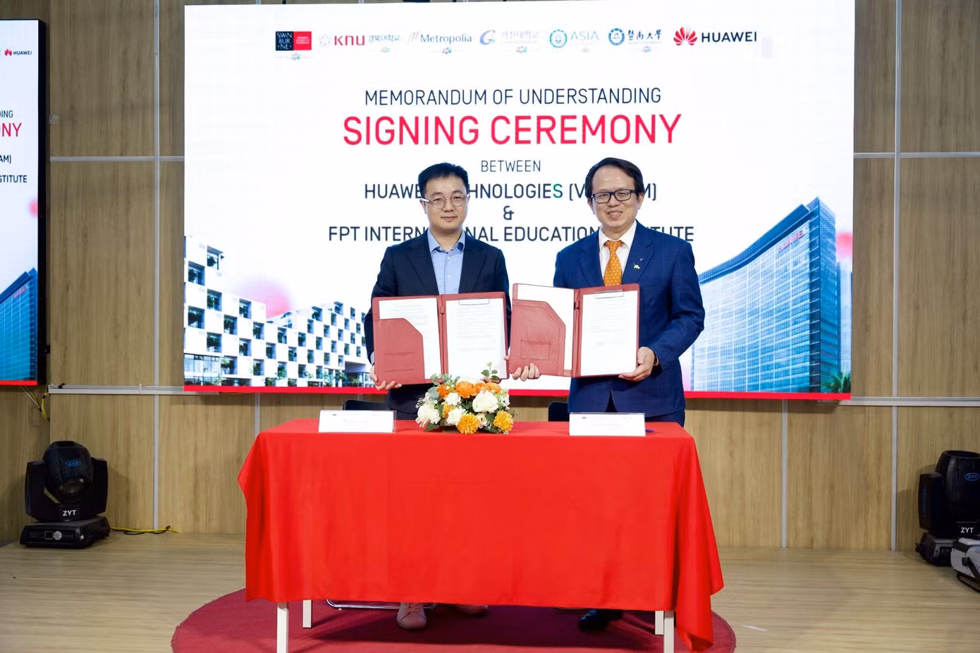 Lễ ký kết đặt nền tảng cho các hoạt động học tập gắn với thực tiễn doanh nghiệp, đồng thời mở rộng cơ hội thực tập và việc làm cho sinh viên