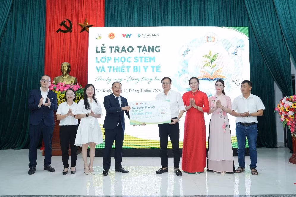 Tập đoàn Stavian trao tặng lớp học STEM thuộc khuôn khổ chương trình Ươm hy vọng - Dựng tương lai