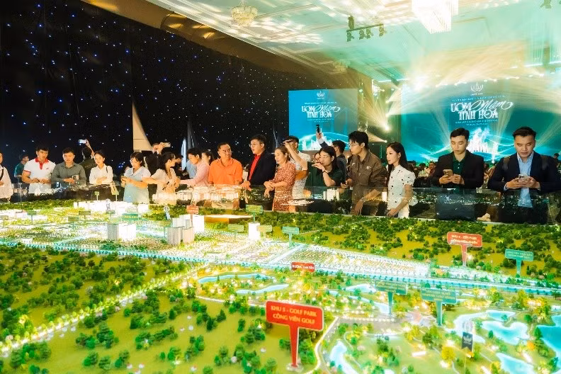 Với chính sách của Vinhomes, người mua nhà có thể kết hợp gửi tiết kiệm để vừa sinh lời dòng tiền vừa đón đầu đà tăng giá tài sản.