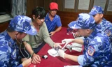 Cảnh sát biển kịp thời cứu ngư dân bị tai nạn trên biển