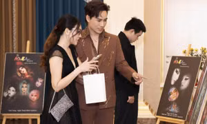 Trưng bày 21 tác phẩm nghệ thuật tôn vinh ngành trang điểm