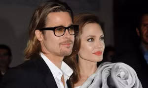 Angelina Jolie phản đòn Brad Pitt