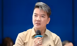 Chưa thể cởi trói cho nghệ sĩ