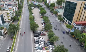 Cận cảnh vị trí đề xuất làm bãi xe cao tầng thay thế bãi xe gầm cầu bị đóng cửa